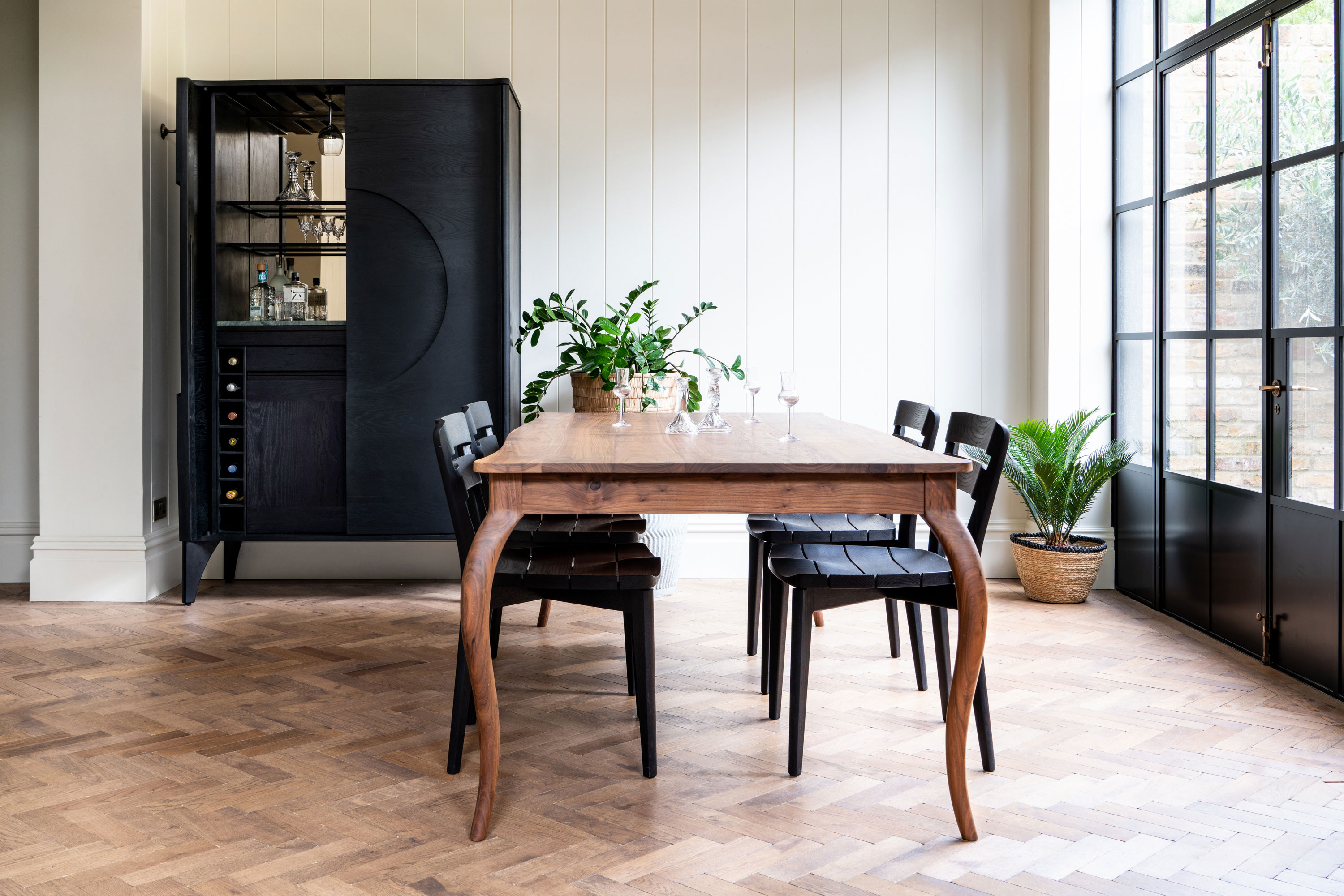 Ivor Square Table