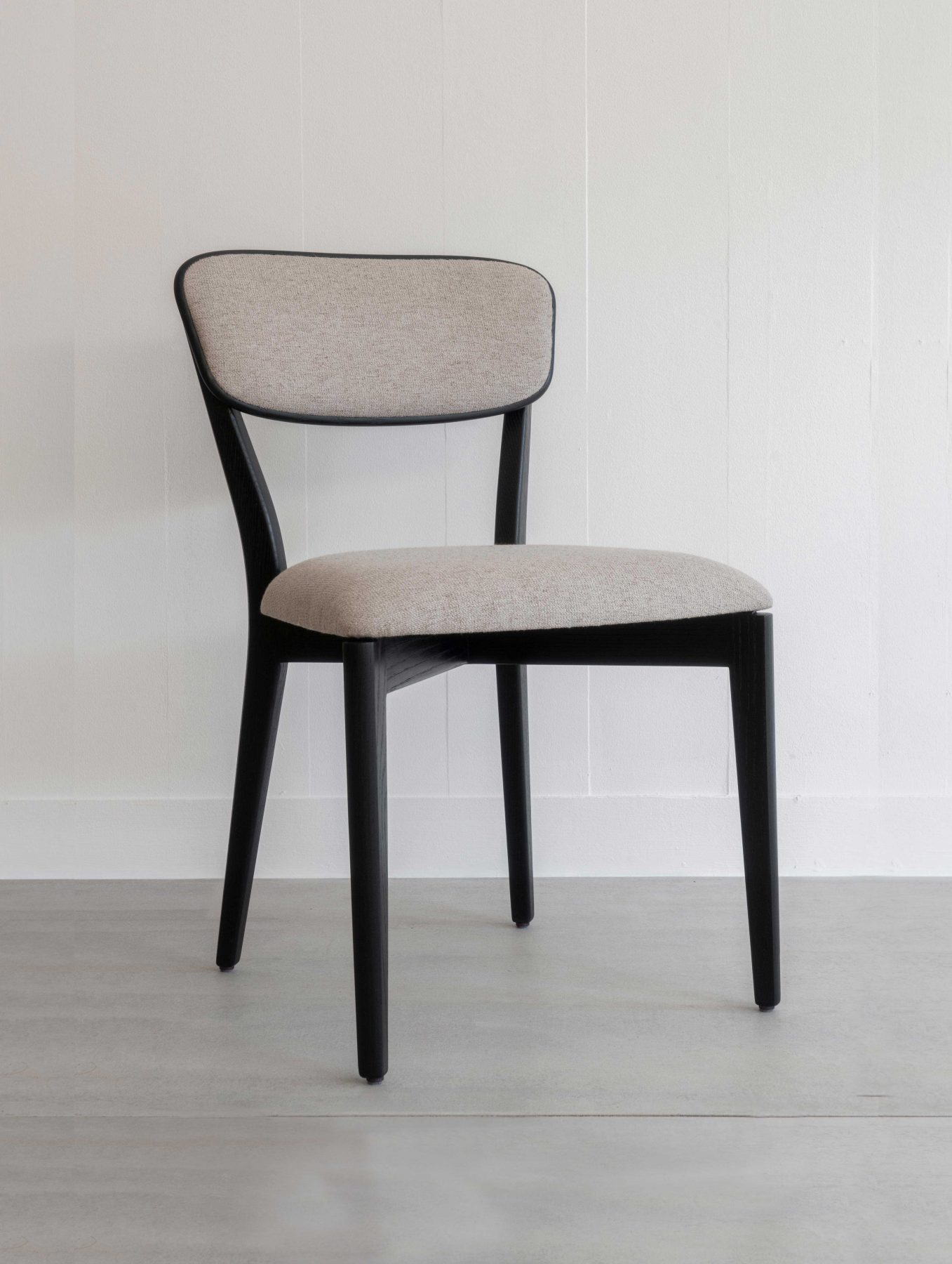 Ivor Chair 001